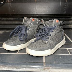 Art Class zip up sneakers